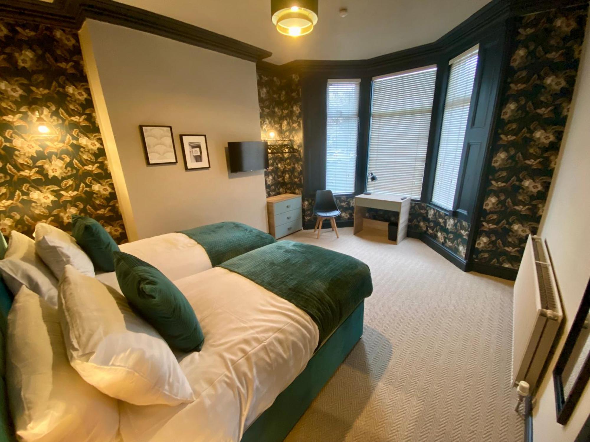 Entire Modern House Liverpool, 6 Bedrooms エクステリア 写真