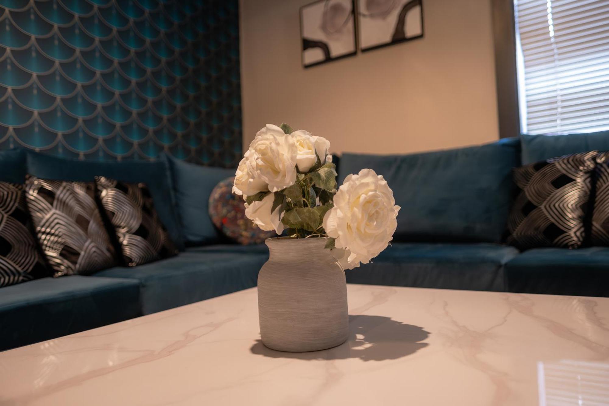Entire Modern House Liverpool, 6 Bedrooms エクステリア 写真