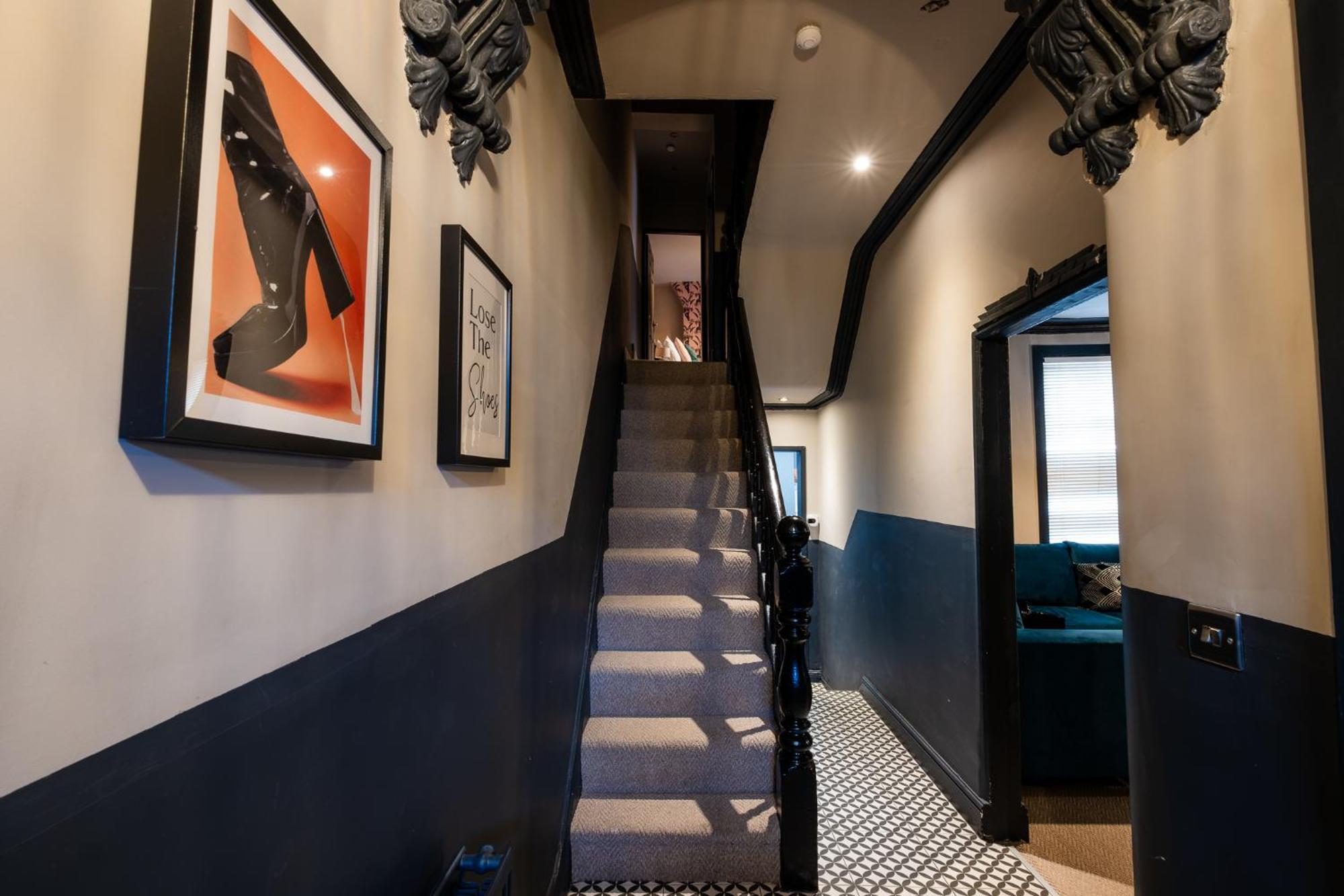 Entire Modern House Liverpool, 6 Bedrooms エクステリア 写真